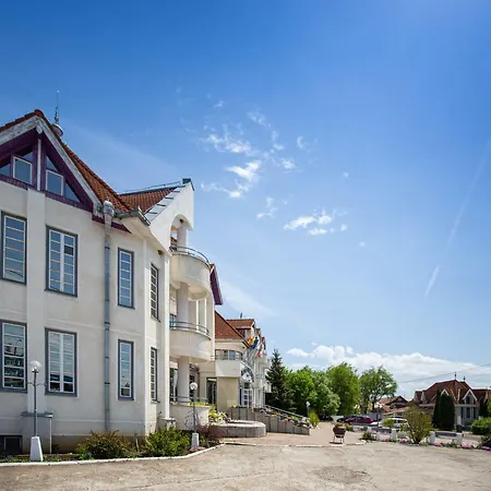 Castel 3* Sfantu Gheorghe (Covasna)