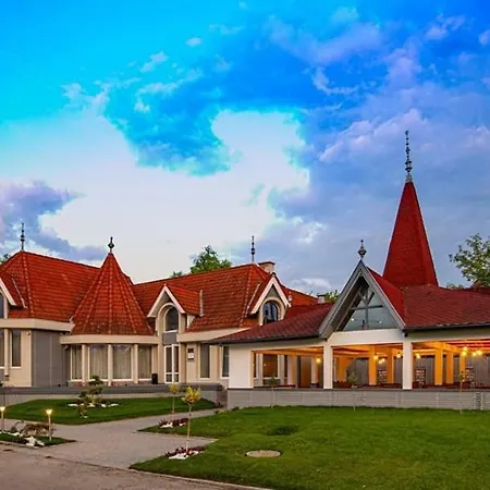 Castel 3* Sfantu Gheorghe (Covasna)